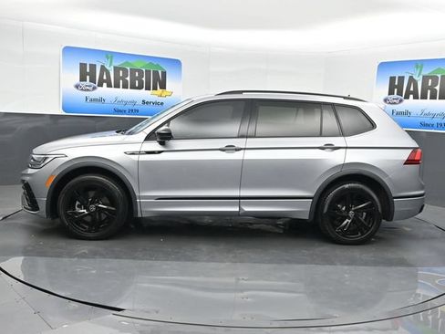 Used 2023 Volkswagen Tiguan SE R-Line FWD image 2