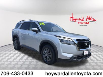 Used 2024 Nissan Pathfinder SV