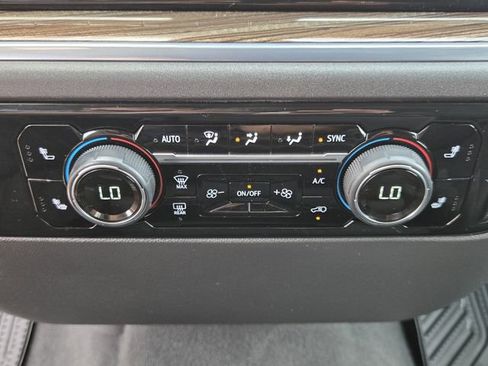 Used 2024 Chevrolet Silverado 1500 LT AWD/4WD image 17