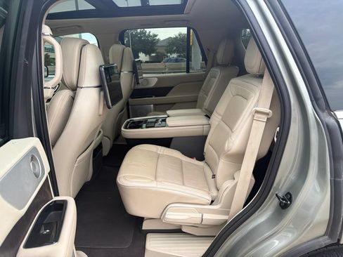 Used 2019 Lincoln Navigator Reserve AWD/4WD image 25