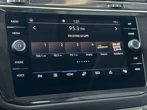 Used 2023 Volkswagen Tiguan SE w/ Panoramic Sunroof Package FWD image 19