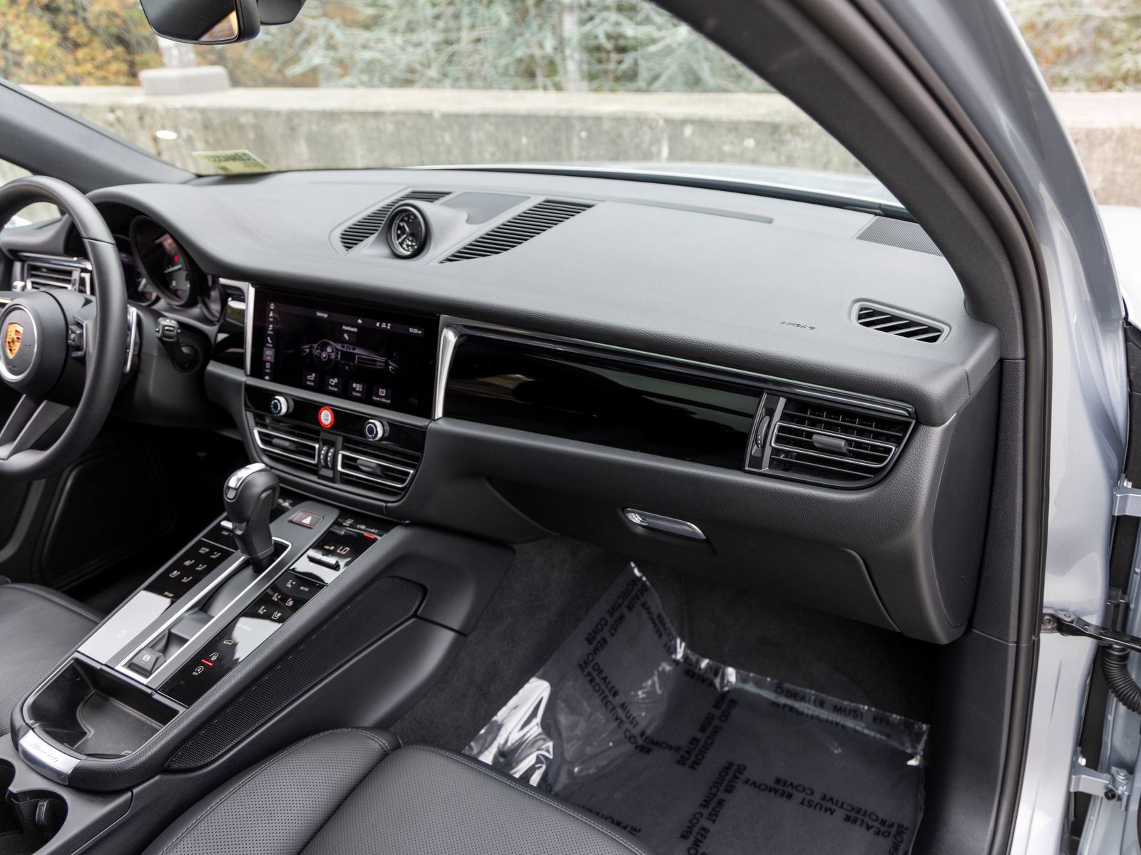 Used 2026 Porsche Macan AWD/4WD image 62