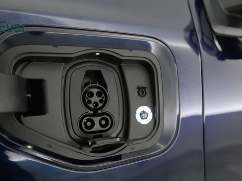 Used 2023 Ford F150 Lightning Lariat w/ Equipment Group 511A High image 18