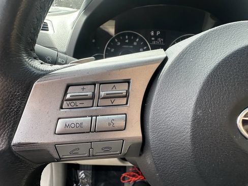 Used 2011 Subaru Outback 3.6R Limited AWD/4WD image 10
