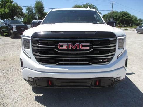 New 2026 GMC Sierra 1500 AT4 w/ AT4 Premium Package AWD/4WD image 12