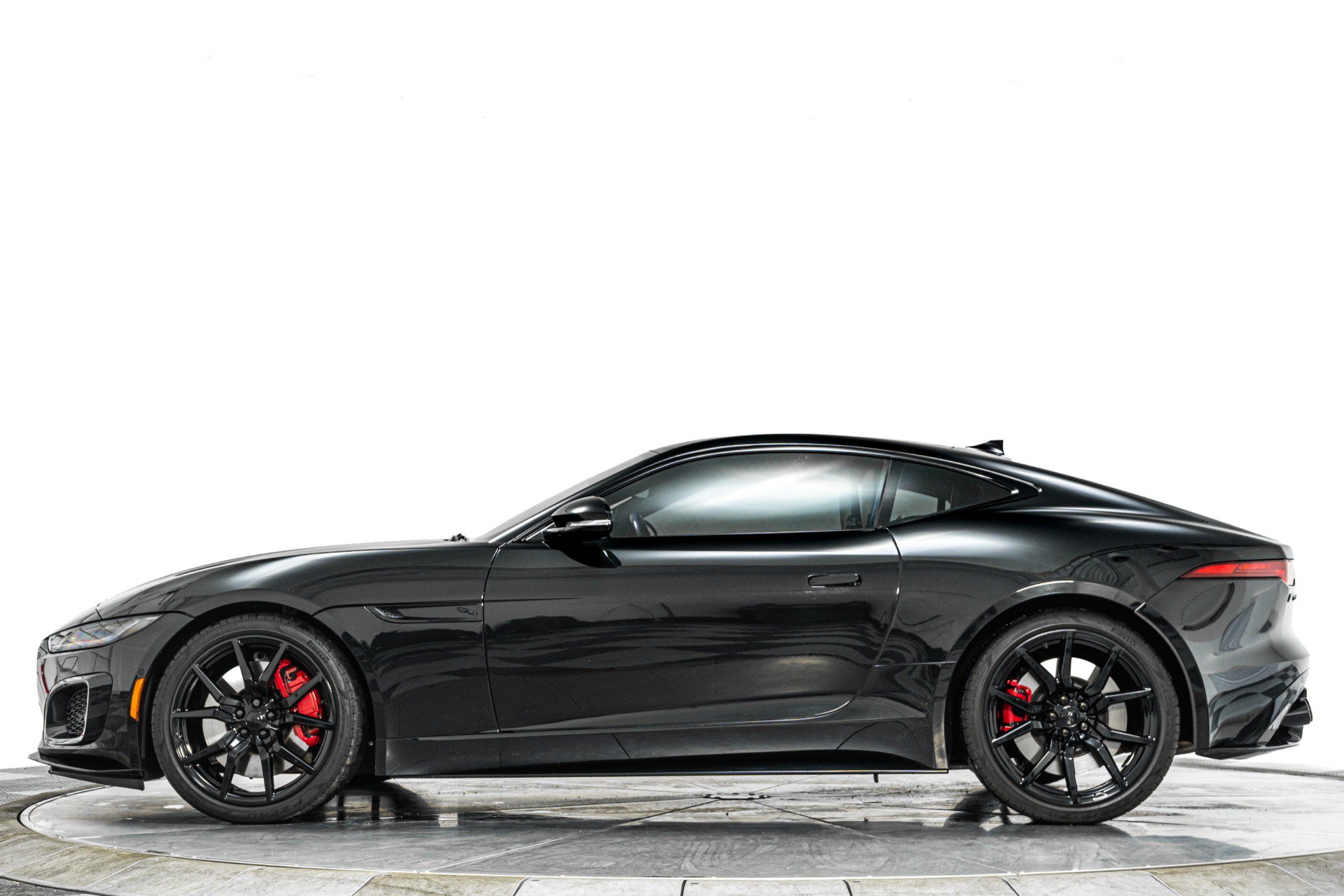 Used 2023 Jaguar F-TYPE R AWD/4WD image 6