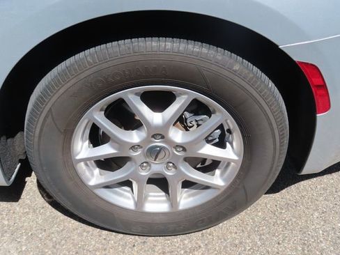 Used 2024 Chrysler Pacifica Touring-L FWD image 16