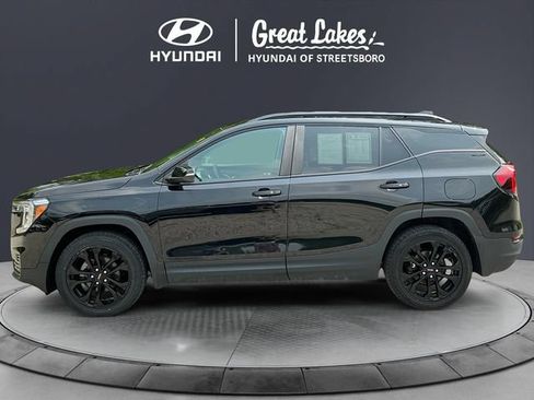 Used 2022 GMC Terrain SLE w/ Driver Convenience Package FWD image 3