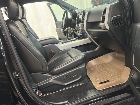 Used 2019 Ford F150 Lariat w/ Equipment Group 502A Luxury AWD/4WD image 29