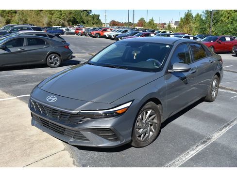 Certified 2024 Hyundai Elantra SEL image 1