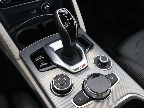 Used 2021 Alfa Romeo Stelvio Ti Sport AWD/4WD image 19