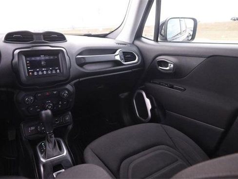 Used 2019 Jeep Renegade Latitude image 25