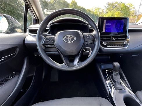 Used 2024 Toyota Corolla LE FWD image 17