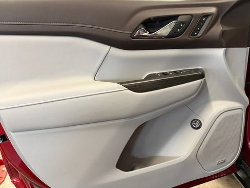 Used 2023 GMC Acadia SLT w/ Technology Package image 30