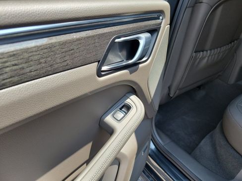 Certified 2026 Porsche Macan Turbo AWD/4WD image 22