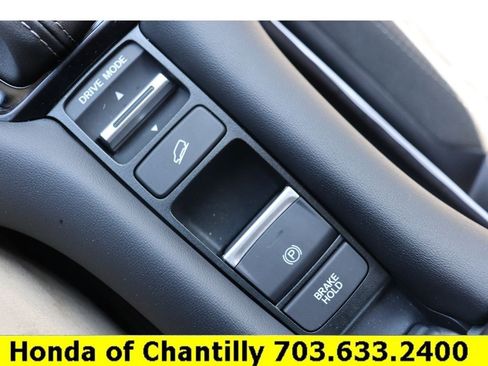 Certified 2026 Honda HR-V LX image 17