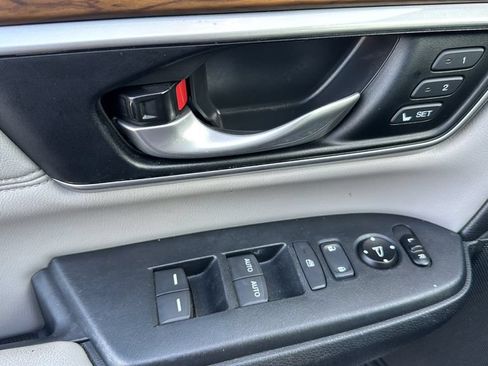 Used 2017 Honda CR-V Touring image 30