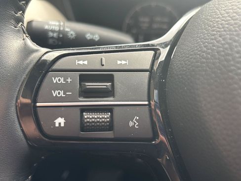 Certified 2025 Honda HR-V EX-L image 9