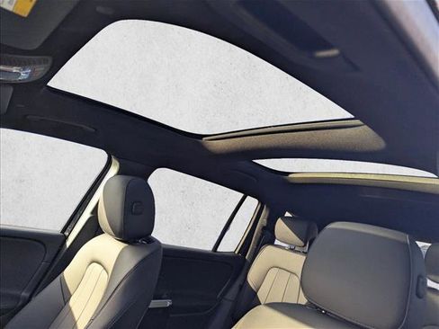 New 2026 Mercedes-Benz GLB 250 image 10