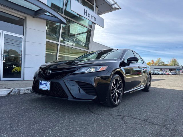 Used 2018 Toyota Camry SE w/ Convenience Package FWD image 2