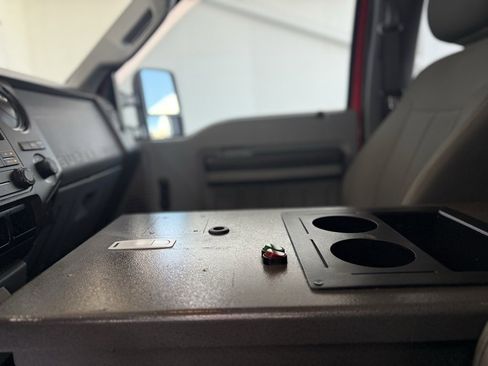 Used 2015 Ford F250 XL w/ XL Appearance Package image 23