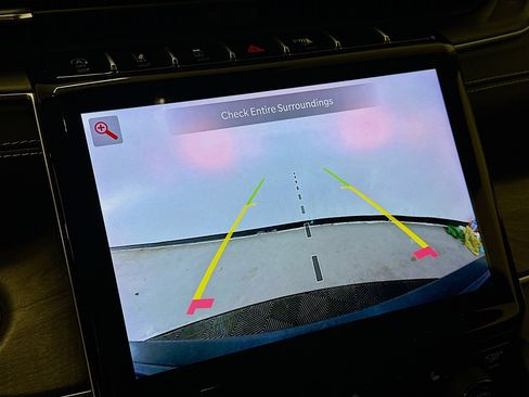 Used 2023 Jeep Grand Cherokee Limited w/ Black Appearance Package image 23