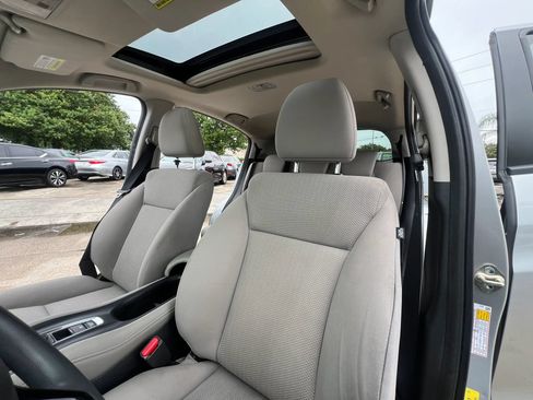 Used 2018 Honda HR-V EX image 10