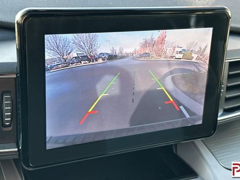 Used 2024 Ford Explorer XLT w/ Equipment Group 202A image 26