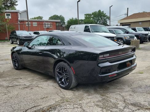 Used 2024 Dodge Charger Daytona R/T w/ Plus Group AWD/4WD image 3