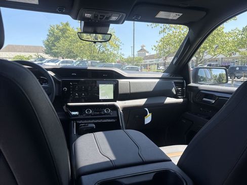 New 2026 GMC Sierra 1500 AT4 w/ Technology Package AWD/4WD image 18