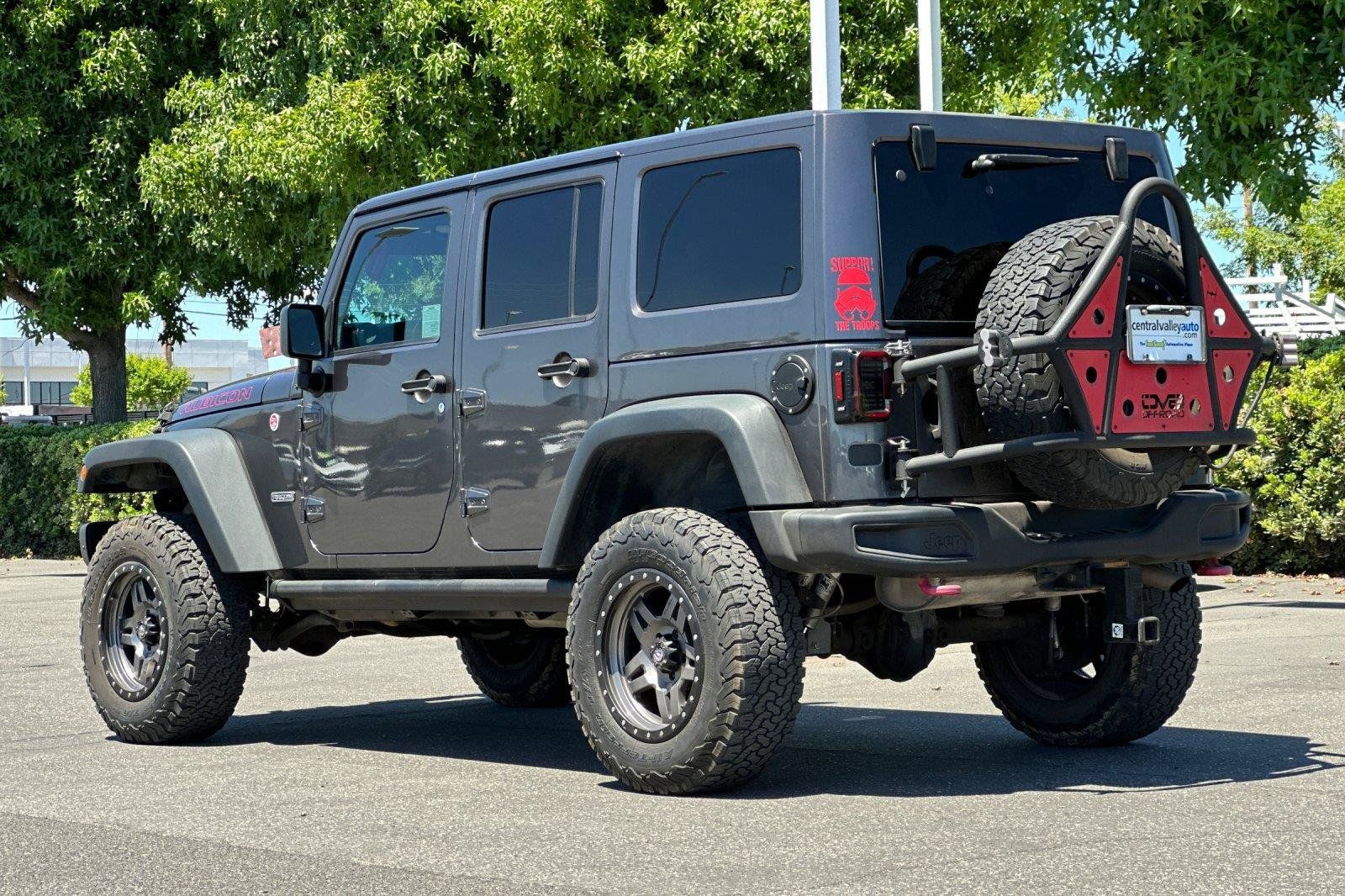 Used 2017 Jeep Wrangler Unlimited Rubicon AWD/4WD image 6