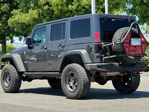Used 2017 Jeep Wrangler Unlimited Rubicon AWD/4WD image 6