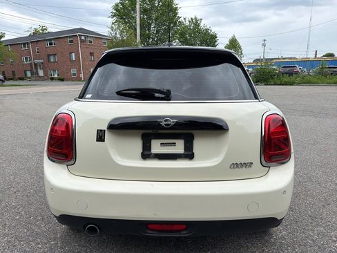 Used 2020 MINI Cooper 4-Door Hardtop w/ Storage Package FWD image 5