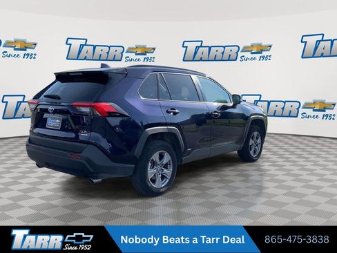 Used 2024 Toyota RAV4 XLE AWD/4WD image 8