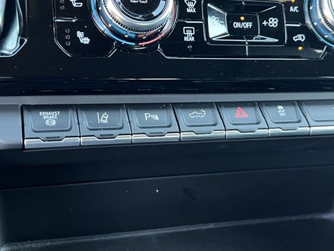 Used 2024 GMC Sierra 2500 AT4 w/ AT4 Premium Plus Package image 28