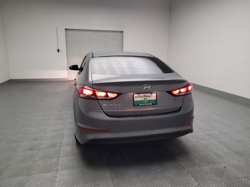 Used 2018 Hyundai Elantra SE FWD image 6