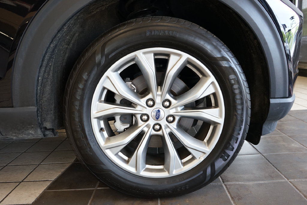 Used 2023 Ford Explorer Limited w/ Equipment Group 301A AWD/4WD image 57