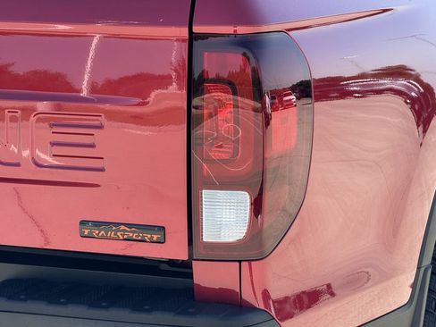 Used 2025 Honda Ridgeline TrailSport image 10
