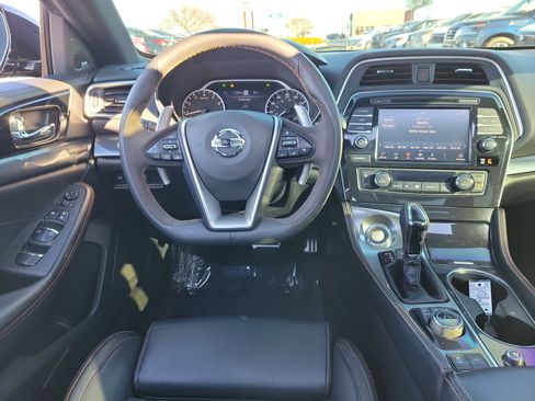 Certified 2022 Nissan Maxima SR w/ Sport Mat Group image 10