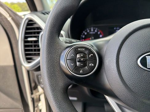 Used 2020 Kia Soul LX FWD image 13
