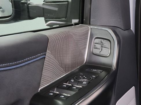 Used 2025 Ford F450 Platinum w/ FX4 Off-Road Package image 25