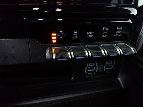 Used 2021 RAM 1500 Limited w/ Off Road Group image 30