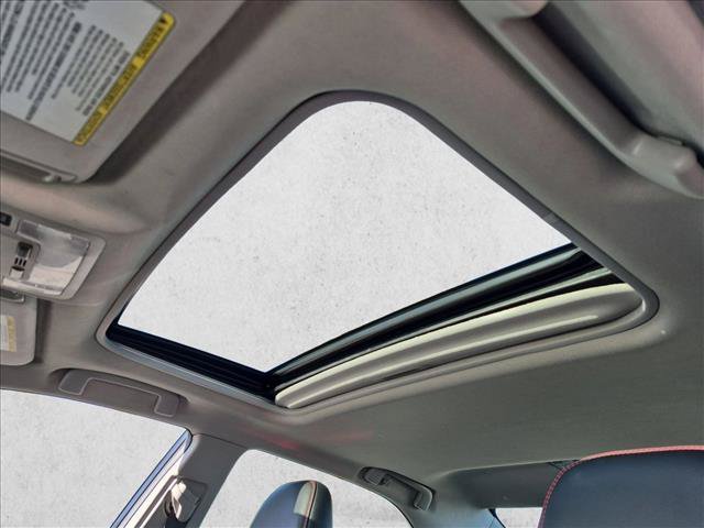 Used 2015 Toyota Camry SE w/ Moonroof Package FWD image 15