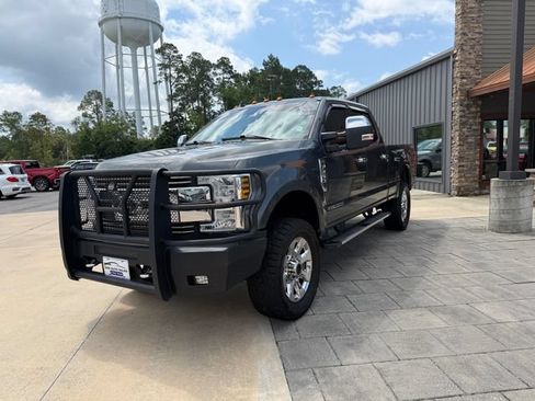 Used 2019 Ford F250 Lariat w/ Lariat Ultimate Package AWD/4WD image 1