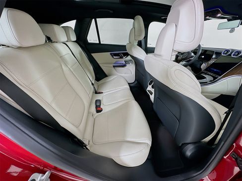New 2026 Mercedes-Benz GLC 300 4MATIC image 30