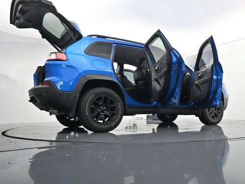 Used 2022 Jeep Cherokee Trailhawk w/ Sound & Nav Group AWD/4WD image 41