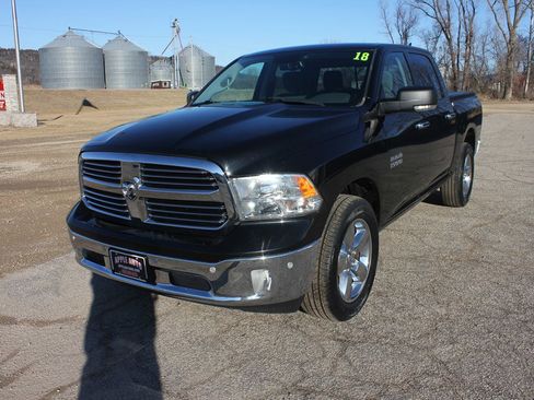 Used 2018 RAM 1500 Classic SLT image 1
