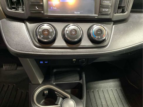 Used 2016 Toyota RAV4 LE image 19