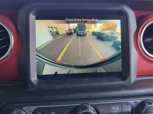 Used 2020 Jeep Wrangler Unlimited Rubicon AWD/4WD image 17