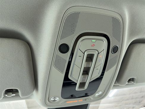 Used 2022 Audi Q7 3.0T Premium w/ Convenience Package image 33